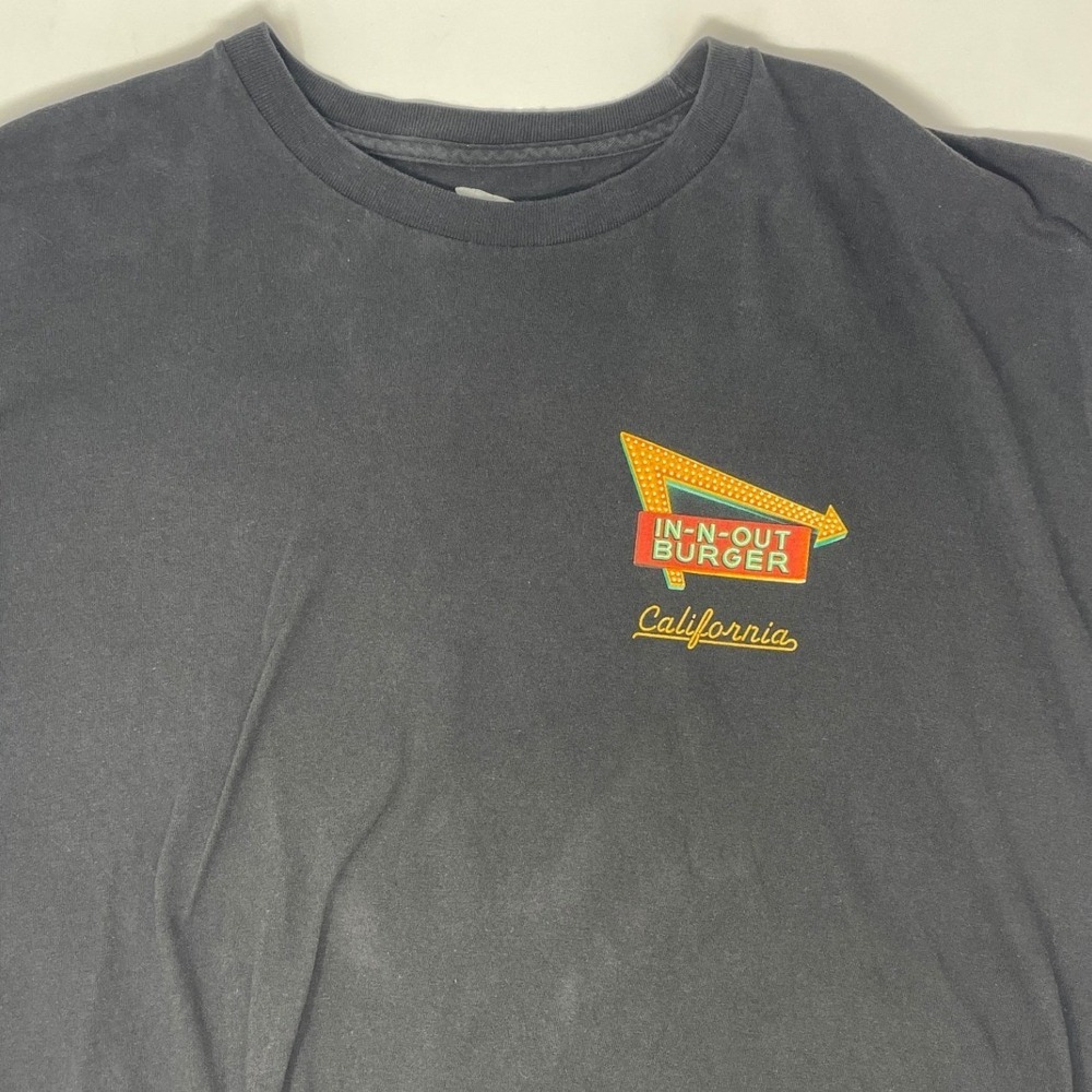 IN-N-Out Burger Black XXL Graphic Tee Sunset Mountains Cars Pre-shrunk - Picture 4 of 10